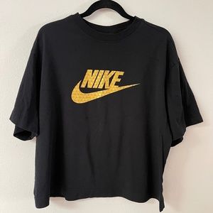 Nike Sportswear NSW Black Short Sleeve Crew Neck Shirt Gold Swoosh Women's XL